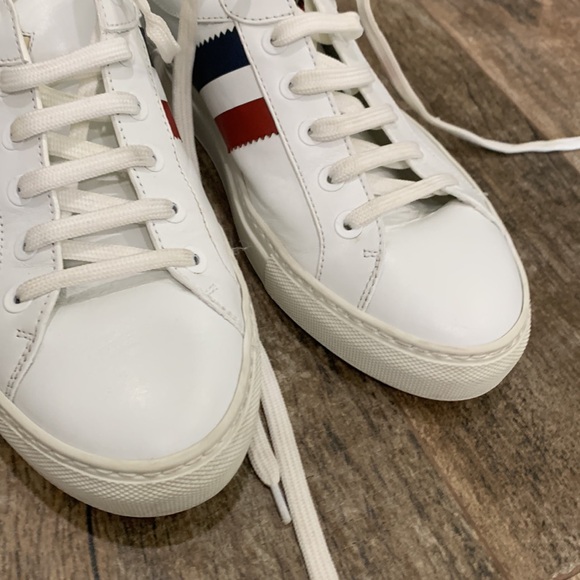 🌸✨MONCLER STRIPE-DETAIL LOW TOP LEATHER SNEAKERS🌺 - Picture 5 of 9